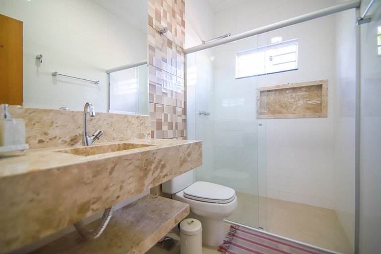 Recanto c/ 4 Suítes, Piscina e Área Gourmet
