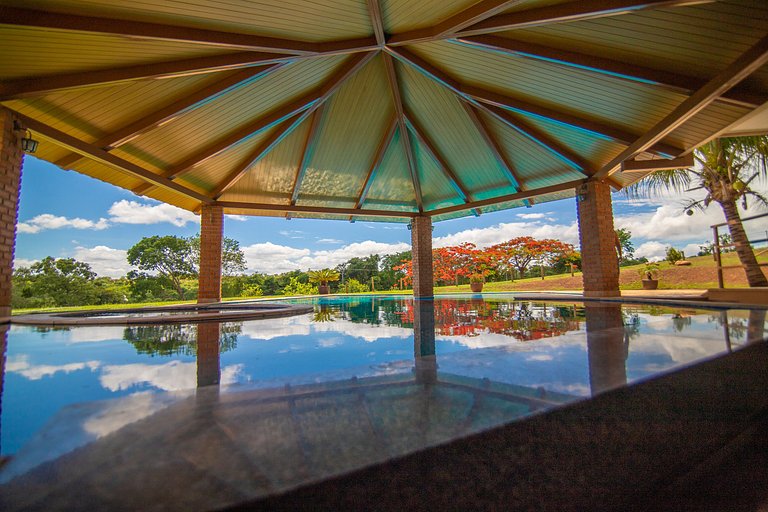 Chácara c/ Piscina Aquecida, Jacuzzi e Sinuca