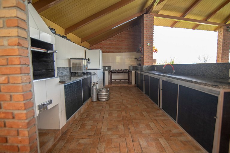 Chácara c/ Piscina Aquecida, Jacuzzi e Sinuca