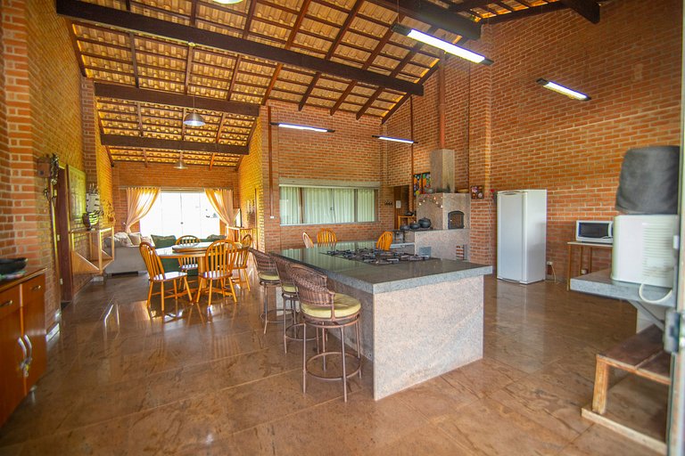 Chácara c/ Piscina Aquecida, Jacuzzi e Sinuca
