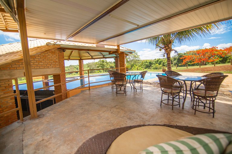 Chácara c/ Piscina Aquecida, Jacuzzi e Sinuca