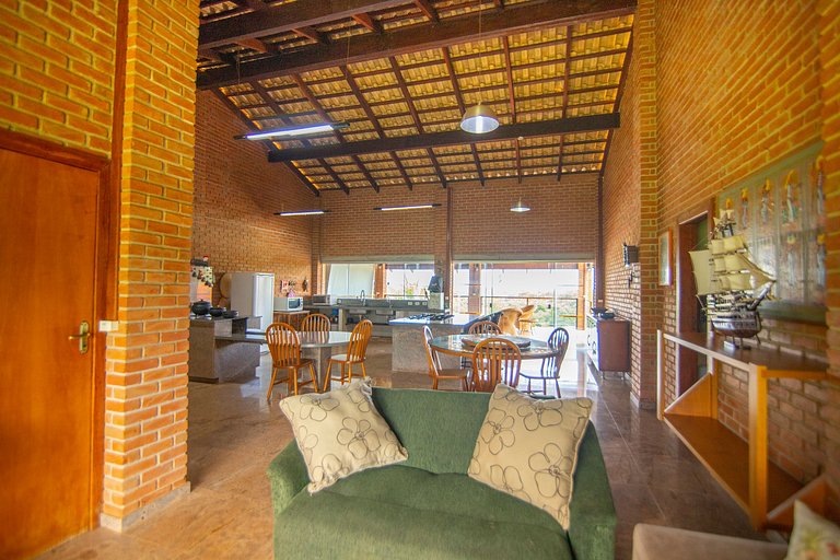 Chácara c/ Piscina Aquecida, Jacuzzi e Sinuca