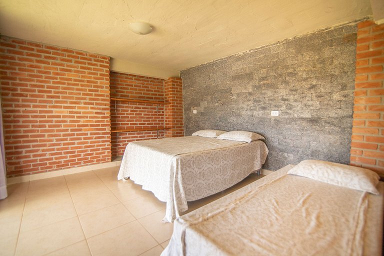 Chácara c/ Piscina Aquecida, Jacuzzi e Sinuca