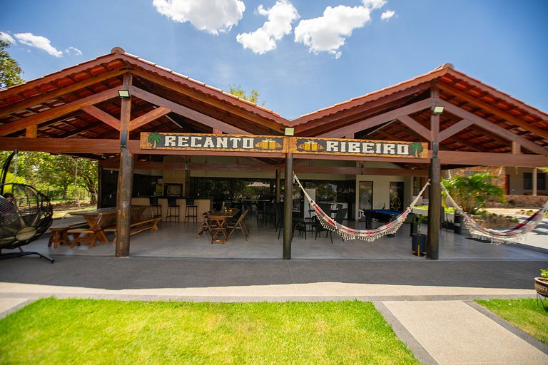 Refúgio de Lazer: Chácara c/ Espaço e Conforto