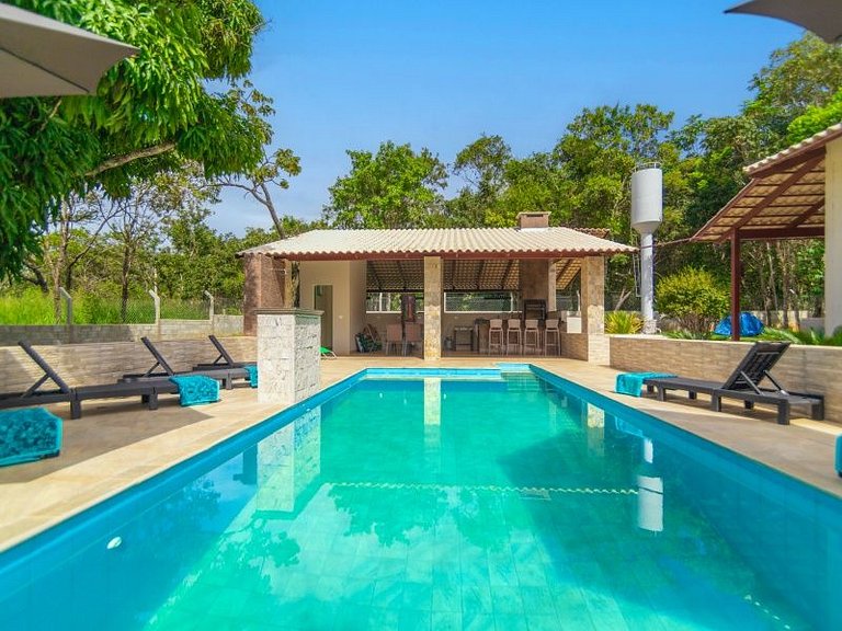 Chácara encantadora com 5 quartos, piscina e mesa de sinuca