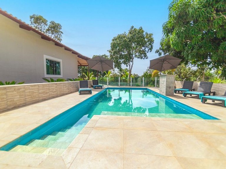 Chácara encantadora com 5 quartos, piscina e mesa de sinuca