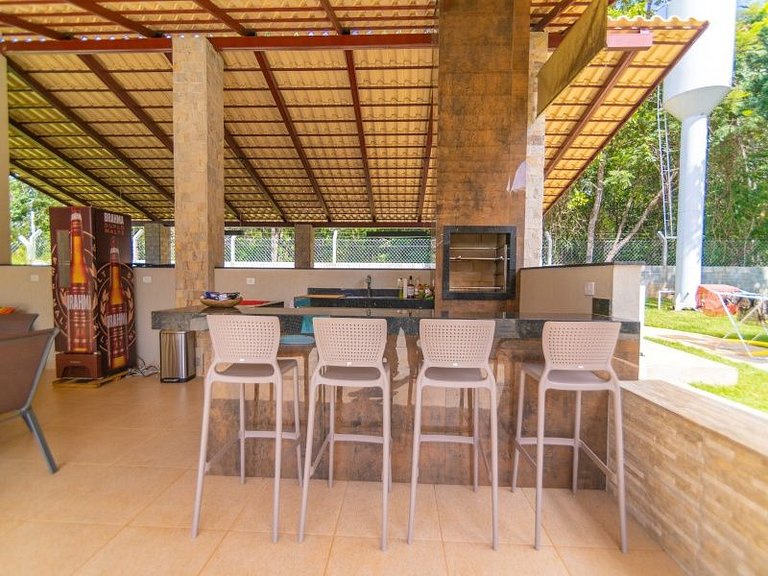 Chácara encantadora com 5 quartos, piscina e mesa de sinuca