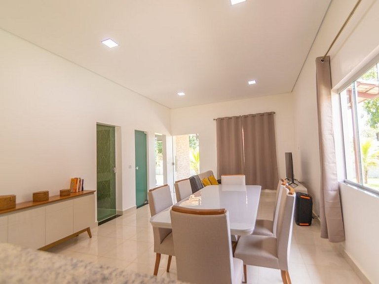 Chácara encantadora com 5 quartos, piscina e mesa de sinuca