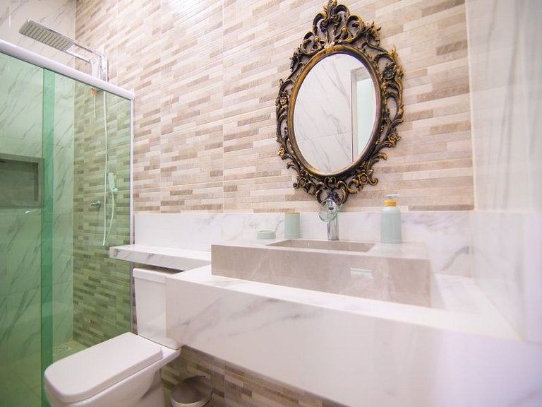 Chácara encantadora com 5 quartos, piscina e mesa de sinuca