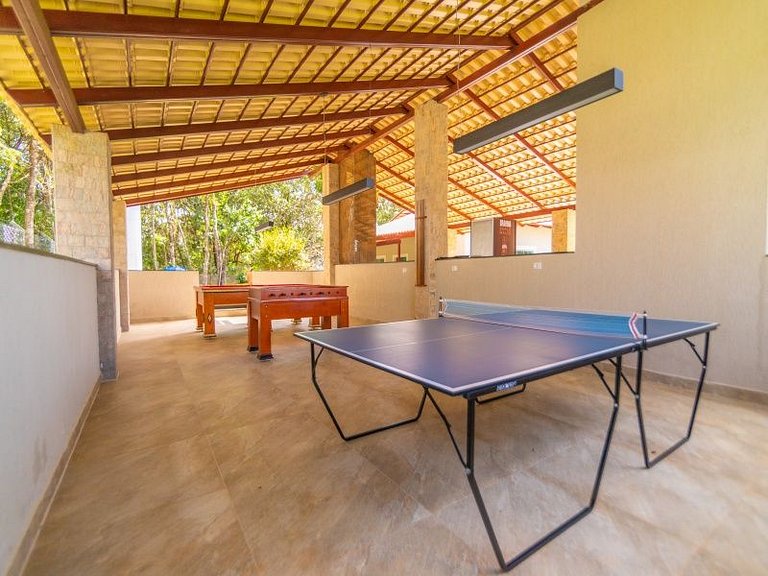 Chácara encantadora com 5 quartos, piscina e mesa de sinuca
