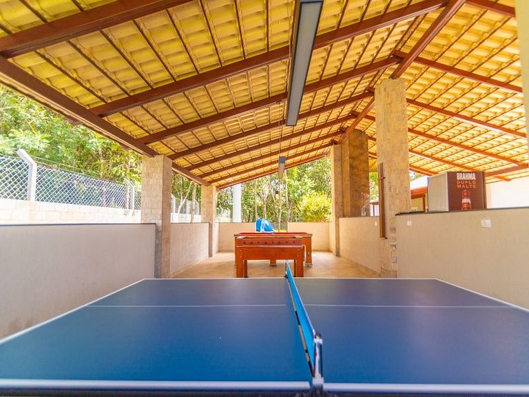 Chácara encantadora com 5 quartos, piscina e mesa de sinuca