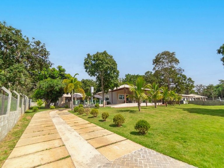 Chácara encantadora com 5 quartos, piscina e mesa de sinuca