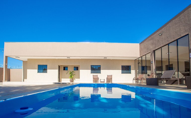 Lúmina House: 5 Suítes próximo ao lago Corumbá