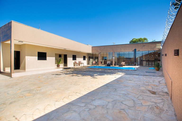 Lúmina House: 5 Suítes próximo ao lago Corumbá