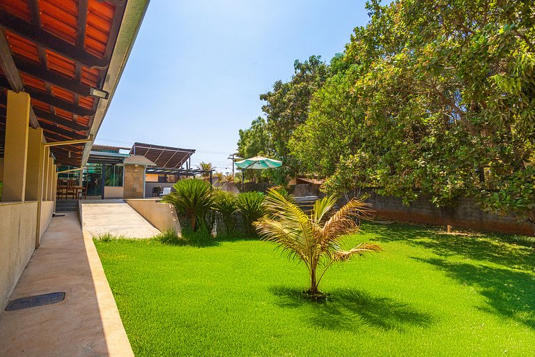 Refúgio Incrível: Área Verde, Piscina e 4 Quartos