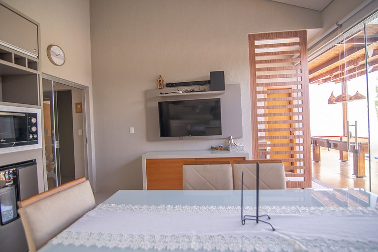 Casa Ipê - Luxo em Cond Fechado c/Piscina Aquecida