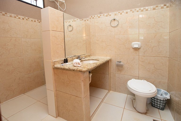 Refúgio de Lazer: Chácara c/ Espaço e Conforto