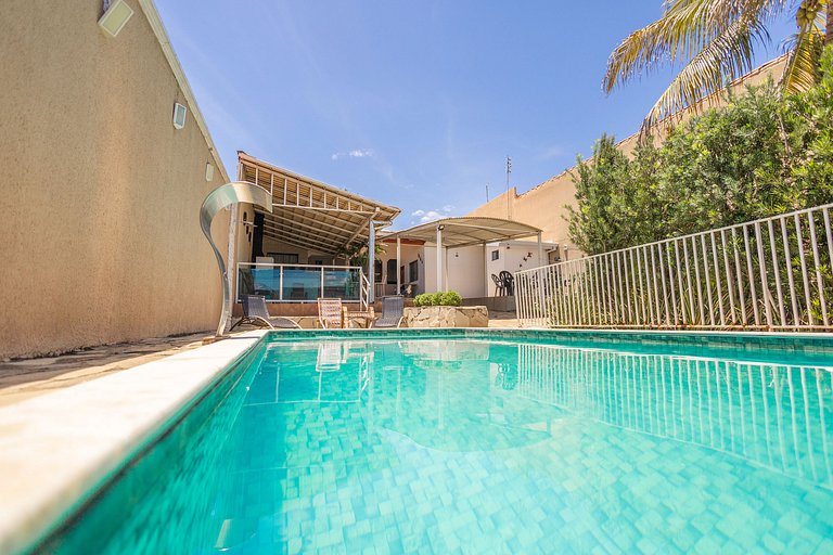 Casa 4 Quartos c/ Varanda Gourmet e Piscina
