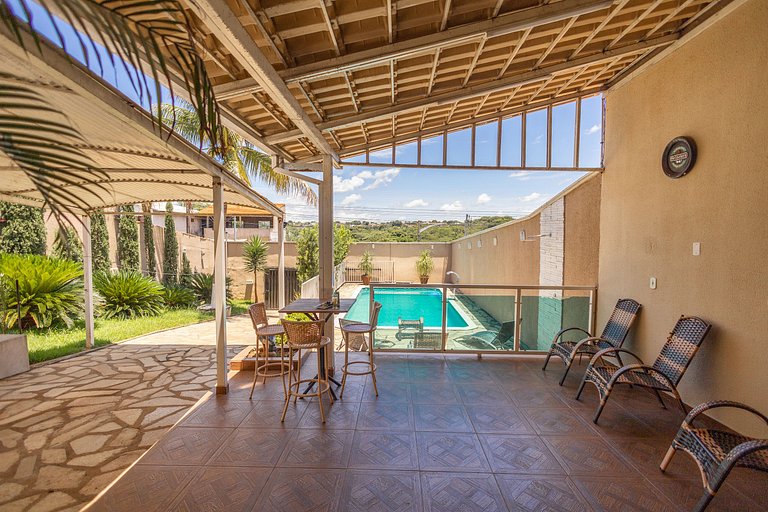 Morada dos Pinheiros: Piscina e Varanda Gourmet