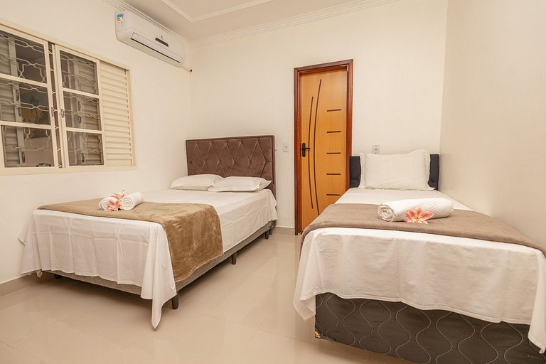 Casa 4 Quartos c/ Varanda Gourmet e Piscina