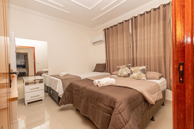 Casa 4 Quartos c/ Varanda Gourmet e Piscina