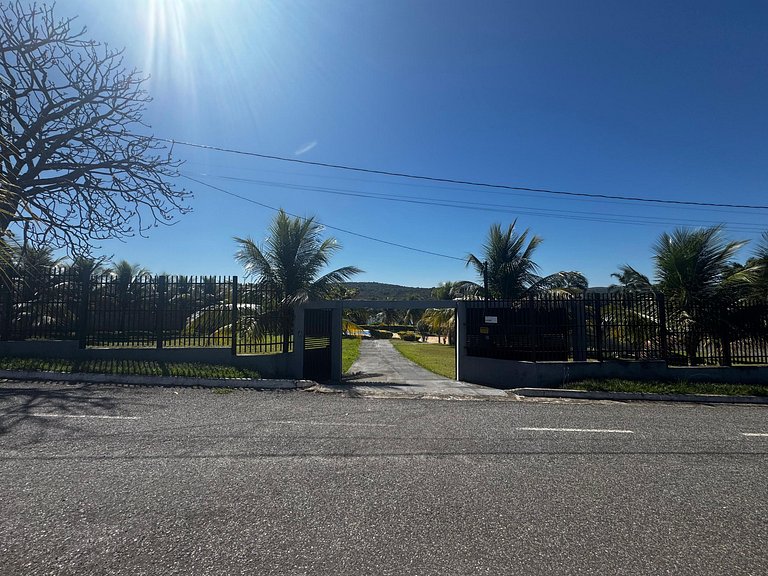 Sol, Piscina e Natureza: Estrutura Completa para Eventos e C