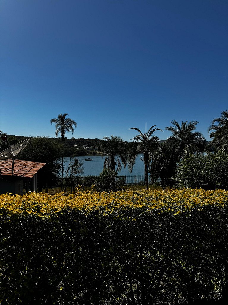 Sol, Piscina e Natureza: Estrutura Completa para Eventos e C