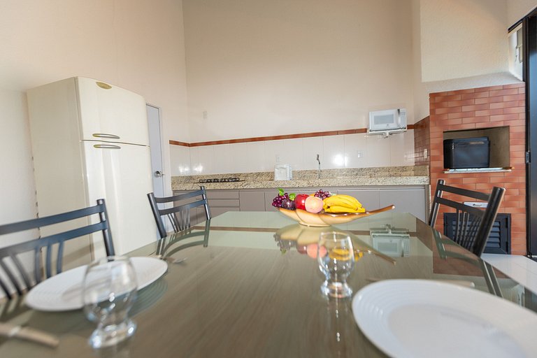 Refúgio com Piscina em Condomínio