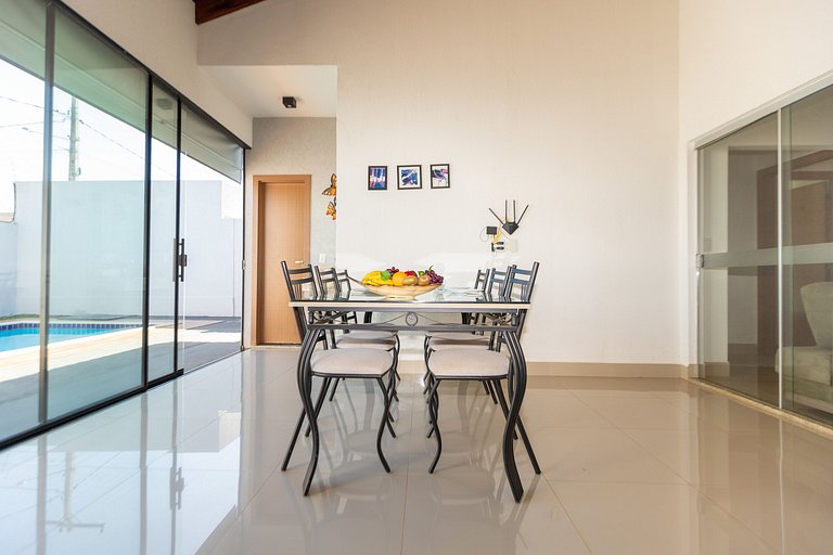 Refúgio com Piscina em Condomínio