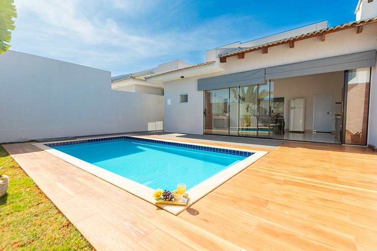 Refúgio com Piscina em Condomínio Fechado