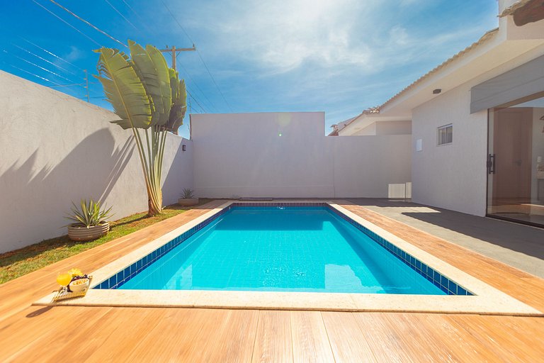 Refúgio com Piscina em Condomínio Fechado