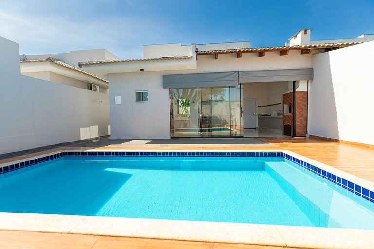 Refúgio com Piscina em Condomínio Fechado