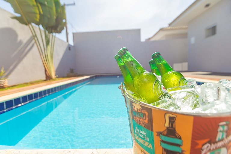 Refúgio com Piscina em Condomínio Fechado