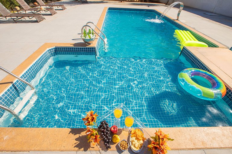 Recanto c/ 4 Suítes, Piscina e Área Gourmet