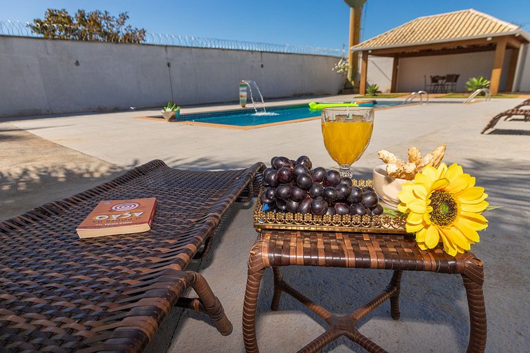 Recanto c/ 4 Suítes, Piscina e Área Gourmet