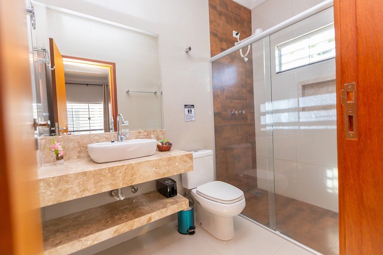 Recanto c/ 4 Suítes, Piscina e Área Gourmet