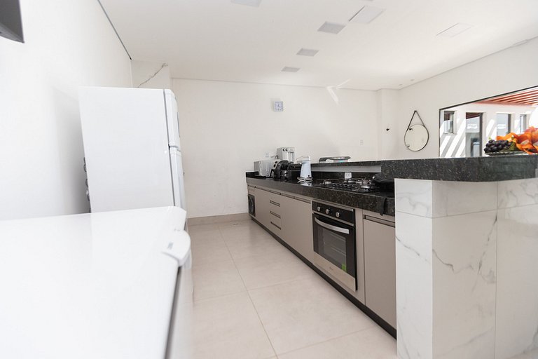 Sua Casa Perfeita c/ 4 Suítes e Piscina Aquecida
