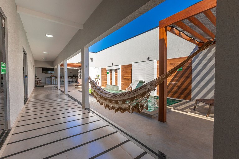 Sua Casa Perfeita c/ 4 Suítes e Piscina Aquecida