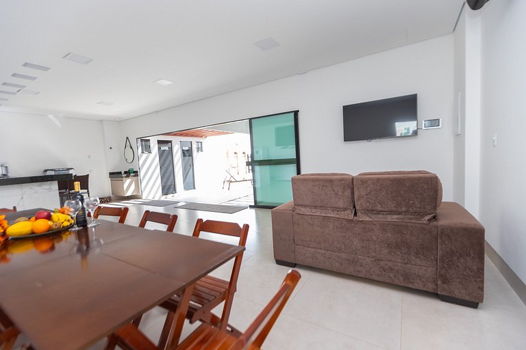 Sua Casa Perfeita c/ 4 Suítes e Piscina Aquecida