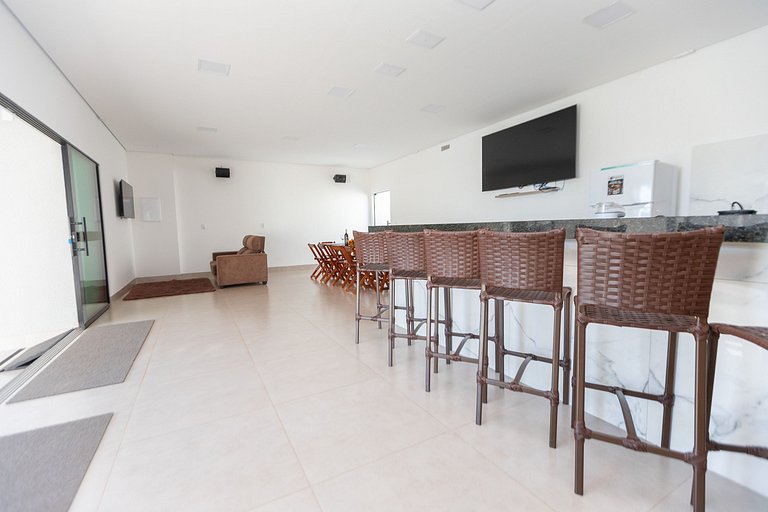 Sua Casa Perfeita c/ 4 Suítes e Piscina Aquecida