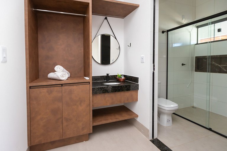Sua Casa Perfeita c/ 4 Suítes e Piscina Aquecida