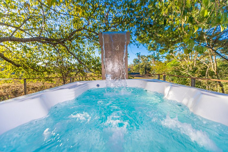 Escapada Romântica: Charme e Conforto com Jacuzzi