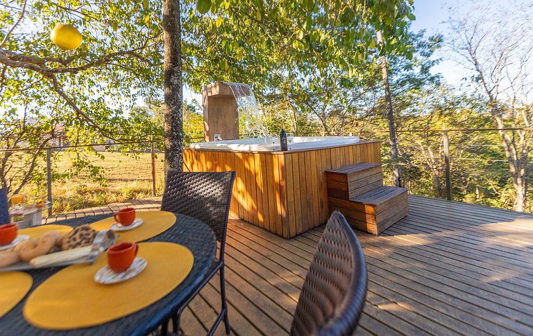 Escapada Romântica: Charme e Conforto com Jacuzzi