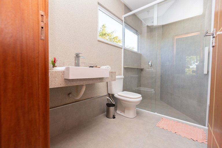 Escapada Romântica: Charme e Conforto com Jacuzzi