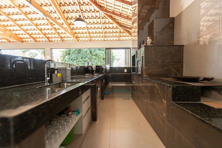Refúgio 4 Suítes c/ Piscina, Sinuca e Área Gourmet