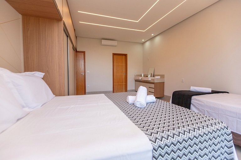 Escapada Romântica: Charme e Conforto com Jacuzzi