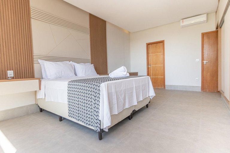 Escapada Romântica: Charme e Conforto com Jacuzzi