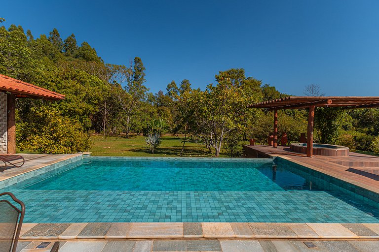 Refúgio no Cerrado com Lago, Piscina e Jacuzzi