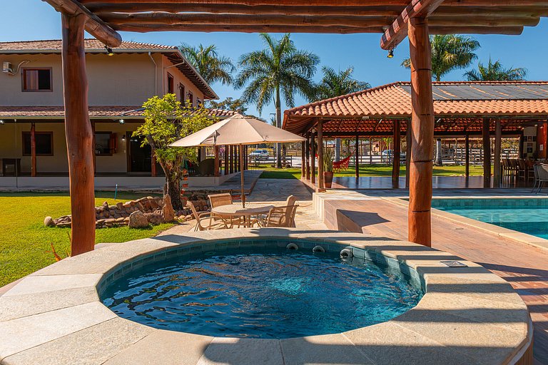 Refúgio no Cerrado com Lago, Piscina e Jacuzzi