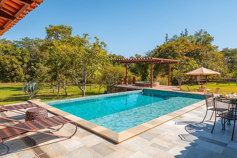 Refúgio no Cerrado com Lago, Piscina e Jacuzzi